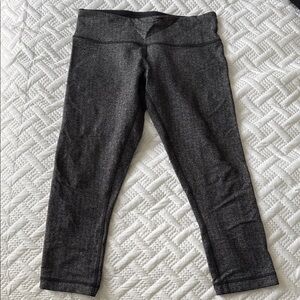 Lululemon Wunder Under Cropped Legging - Size 4